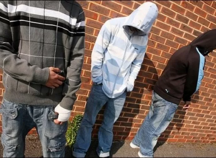 Napoli, indagini, denunce, polizia, baby gang