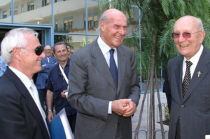 Il direttore generale Benito Amodeo con Umberto Veronesi e Don Luigi Maria Verzé