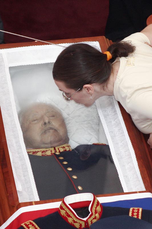 Pinochet_muerto