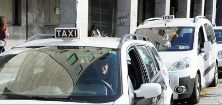 quanto-guadagna-tassista-taxi