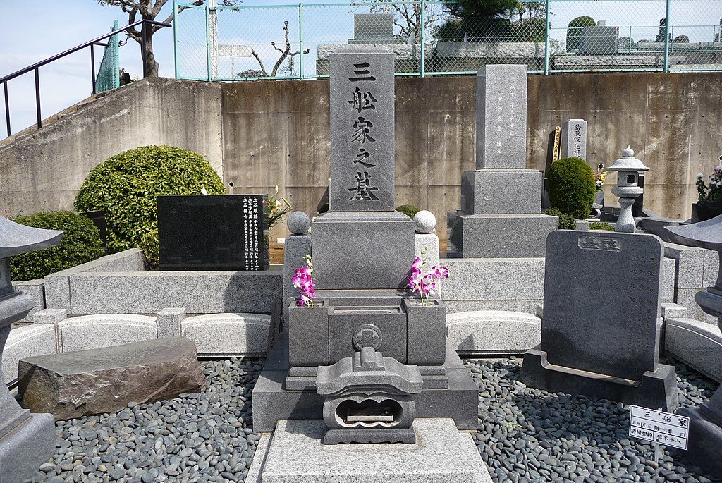 Toshiro-Mifune-tomba