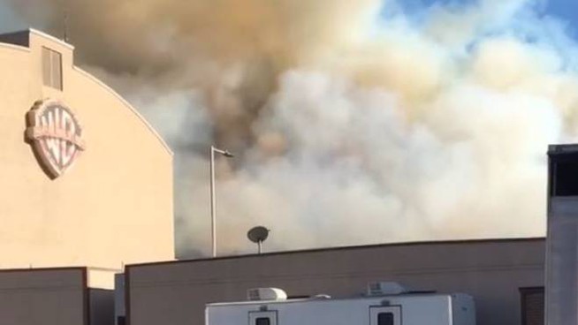incendio-hollywood-evacuati-studios-warner-bros-clint-eastwood