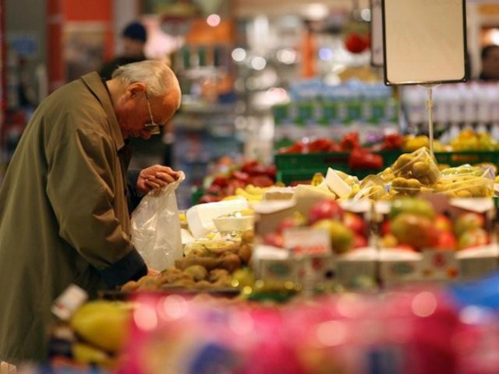 carabinieri-pagano-spesa-anziano-lagonegro-supermercato