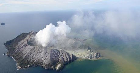 eruzione-vulcano-nuova-zelanda-morti