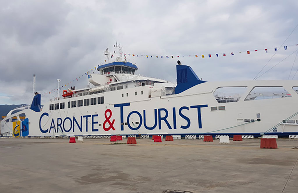 messina-sequestrate-navi-caronte-tourist