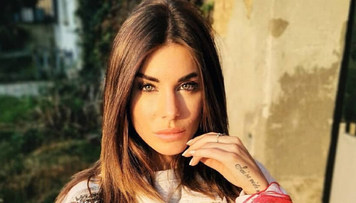 Chi è Bianca Atzei, la cantante milanese ex fidanzata del pilota Max Biaggi