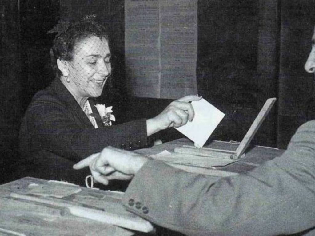 L'1 febbraio 1945 veniva riconosciuto il diritto di voto alle donne