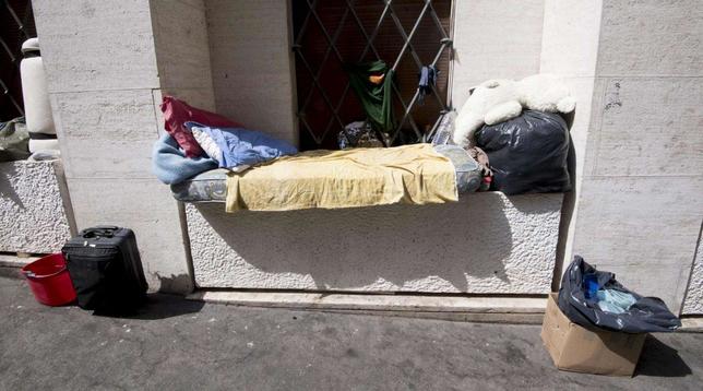 Denunciato a Milano per violazione del decreto: è un senzatetto