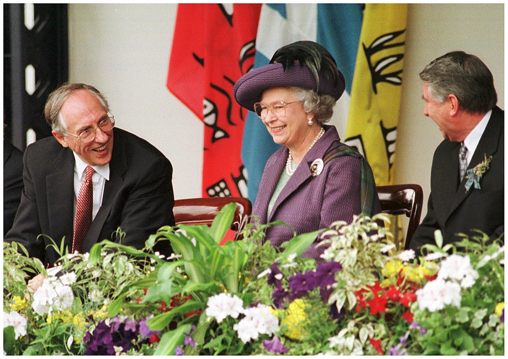elisabetta-II-riapertura-parlamento-scozzese