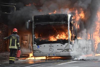 autobus fiamme