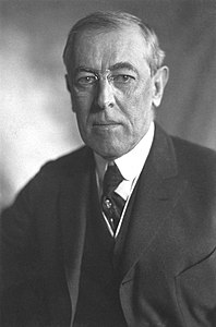 Thomas_Woodrow_Wilson,_Harris_&_Ewing_bw_photo_portrait,_1919