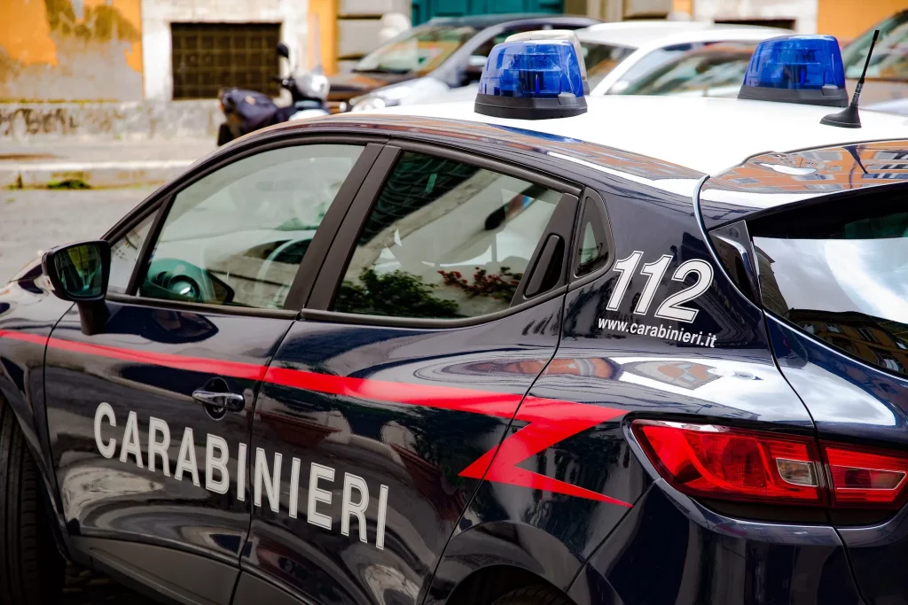 caivano-spaccata-ladri-carabinieri-feriti