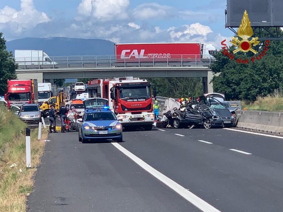 incidente-autostrada-arezzo-morti-bambini-5-giugno