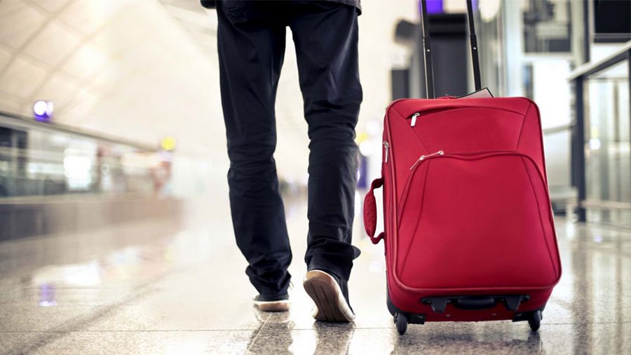 vietati-trolley-bagaglio-mano-bordo-aerei-regole-26-giugno