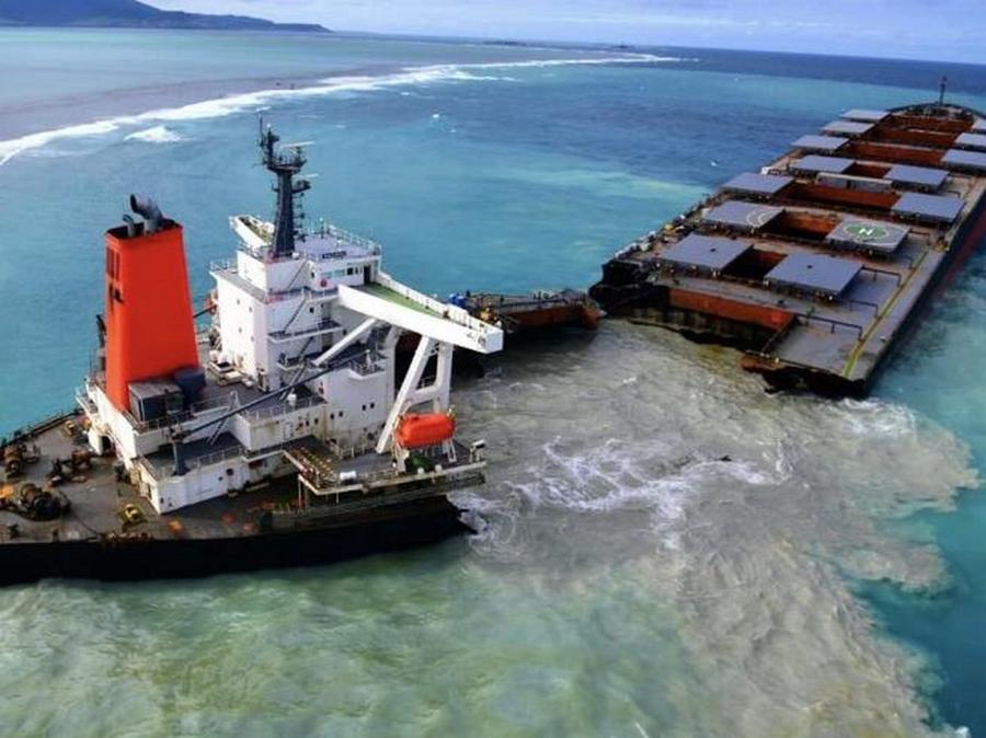 disastro-petroliera-isole-mauritius-danni