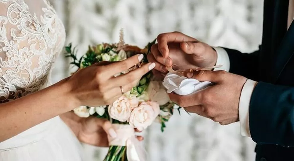 covid-focolaio-matrimonio-monte-procida-sposo