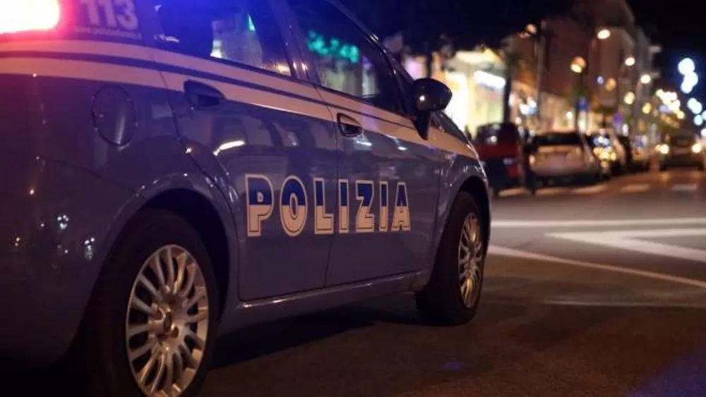 napoli-ladro-fogne-tabaccheria-via-toledo-arresto
