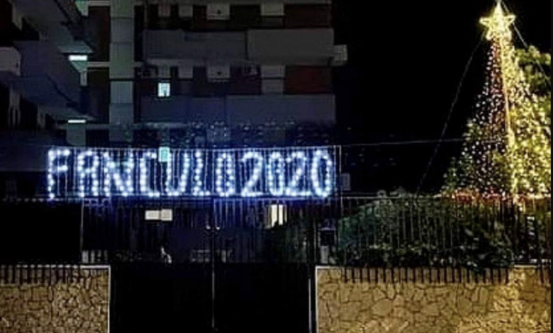 fanculo-2020-luminarie-natale-puglia