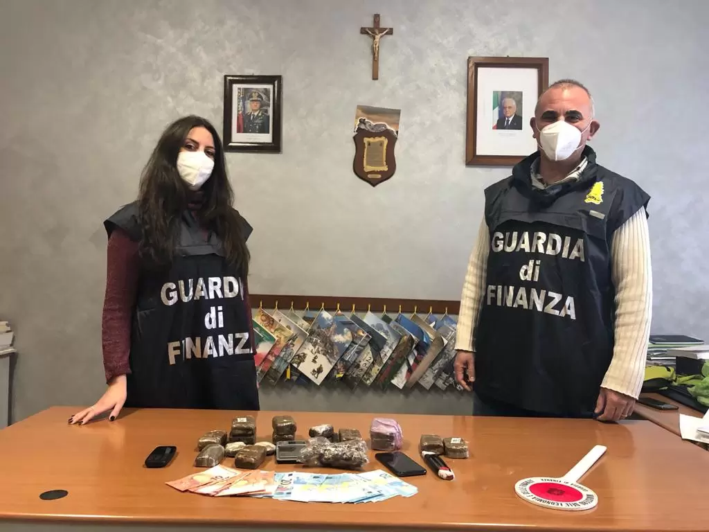 paolisi-arresto-hashish-3-dicembre-maddaloni
