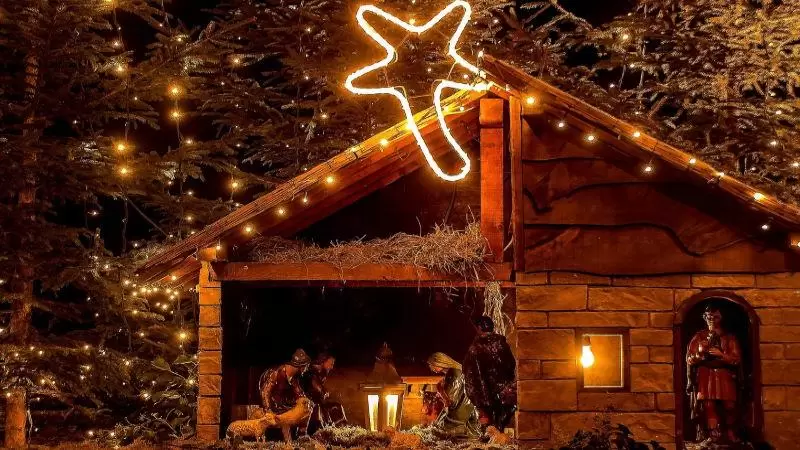 incendio-presepe-appartamento-apice-natale