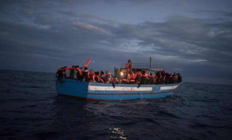 barcone-ribalta-lampedusa-salvati-migranti
