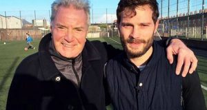 morto-covid-papa-jamie-dornan-50-sfumature-grigio
