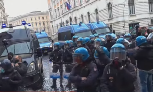 io-apro-manifestazione-corteo-montecitorio