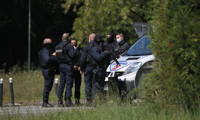 francia-poliziotta-accoltellata-nantes