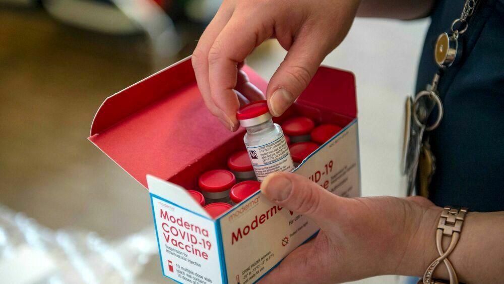 vaccini-moderna-terza-dose-fragili-fine-estate