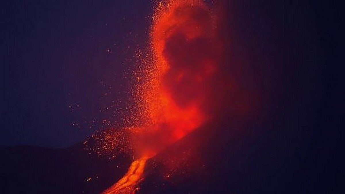 eruzione-etna-19-giugno-cenere-lava-cosa-succede