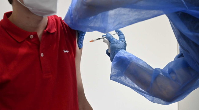 Covid, in Francia terza dose di vaccino da metà settembre