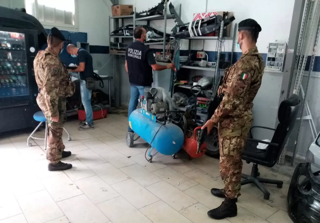 sequestrata-officina-abusiva-napoli