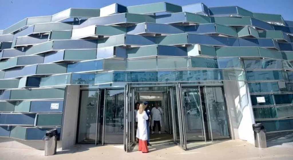 covid-crescono-casi-sintomatici-riapre-ospedale-del-mare