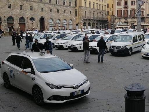 Firenze minacce tassisti Noleggio conducente 5 novembre