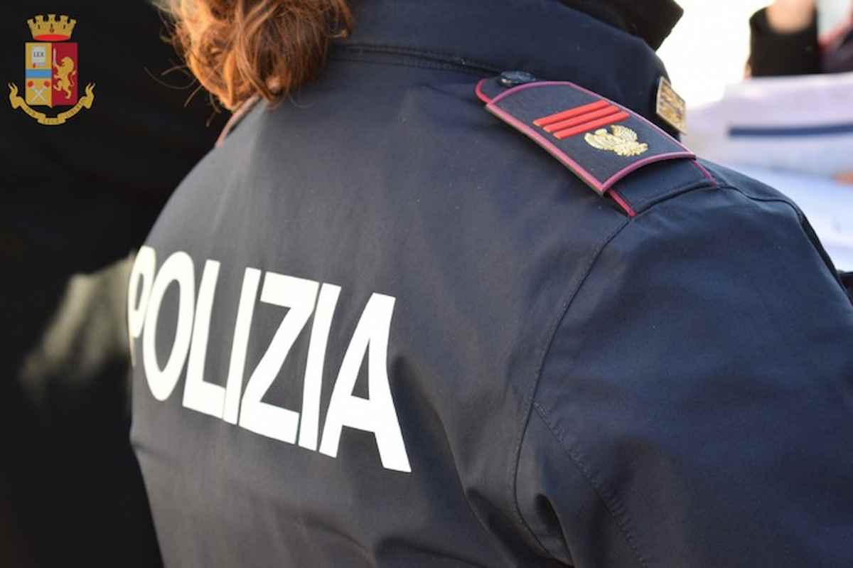 poliziotti aggrediti mattonate roma 31 dicembre