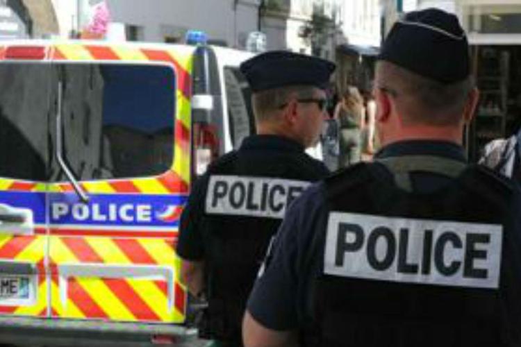francia ninja ferisce poliziotte spade 2 dicembre