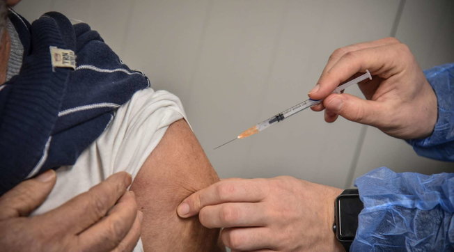 covid-decreto-obbligo-vaccino-over-50-pubblicato-gazzetta-ufficiale
