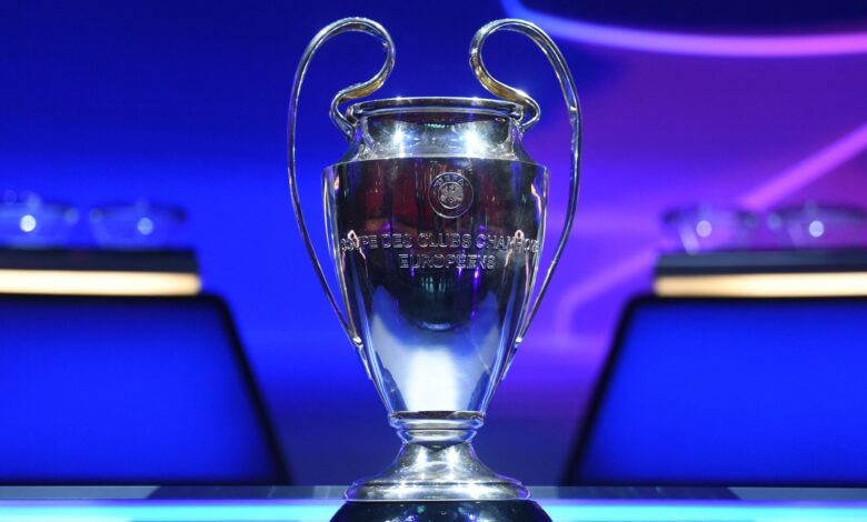 Champions_League_trophy_1_