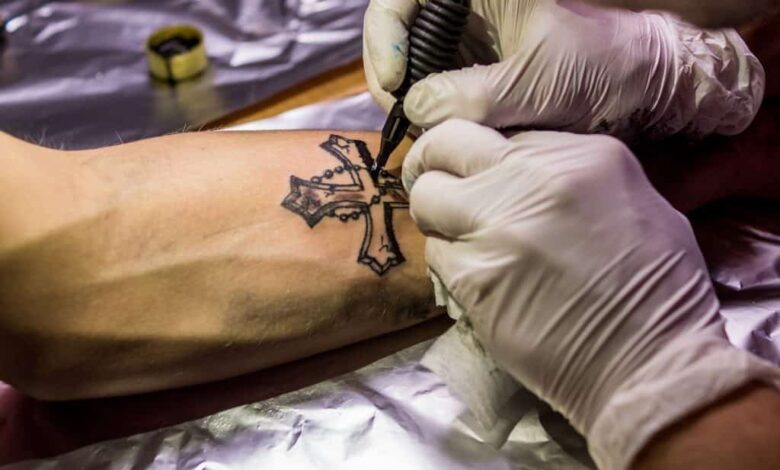 tatuaggio esclusione concorso pubblico 5 marzo
