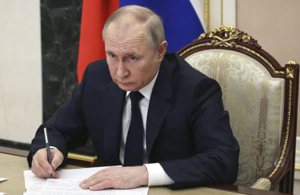 guerra Putin firma decreto fornitura gas