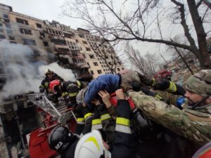 guerra russia ucraina bombardato condominio Kiev 14 marzo