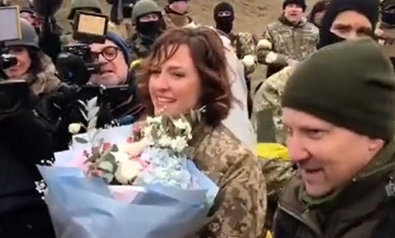 soldati si sposano Kiev 6 marzo
