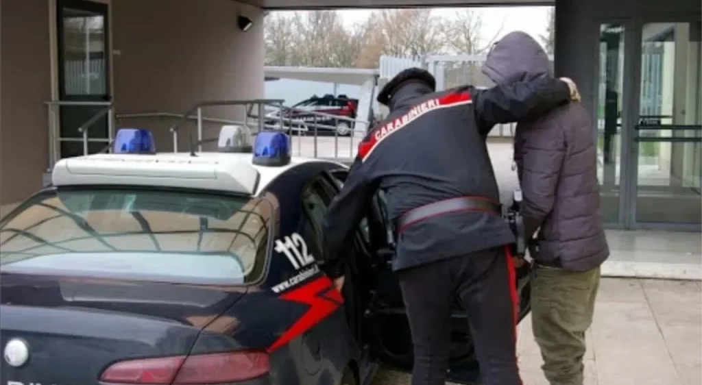 tenta uccidere cugino soldi acerra