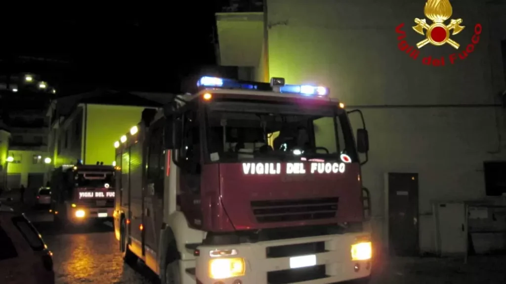 "Aiutatemi, mio figlio non risponde più", ragazzo di 28 anni ritrovato senza vita in casa