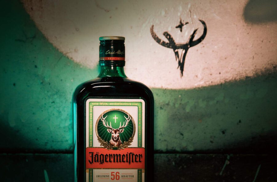 sudafrica-beve-bottiglia-Jagermeister-morto-uomo-11-euro