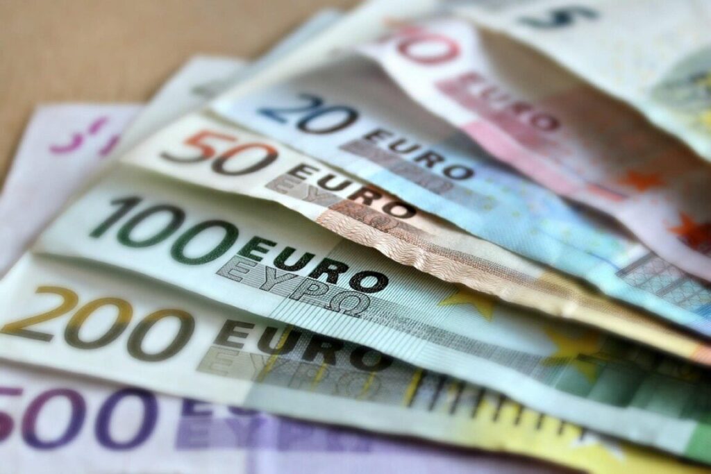 bonus-padri-separati-800-euro-mese-come-funziona