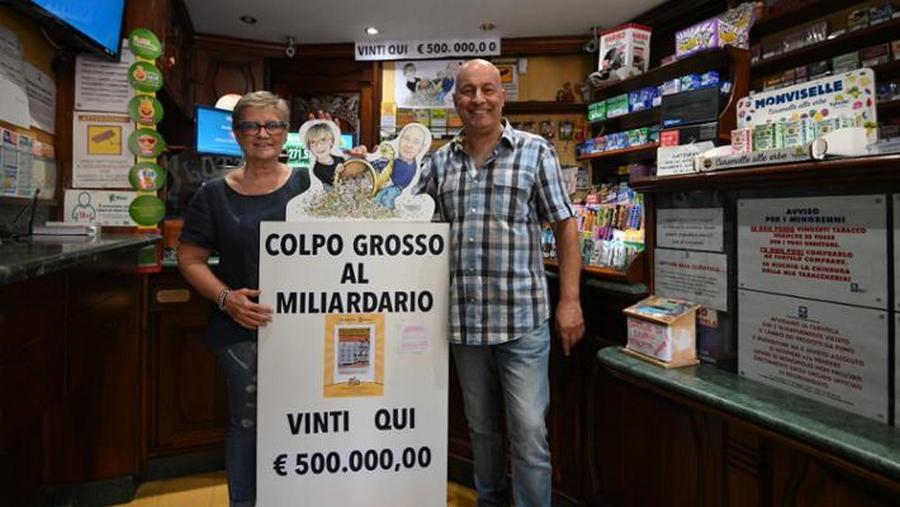 cuneo-monete-parcheggio-vince-500mila-euro-gratta-vinci