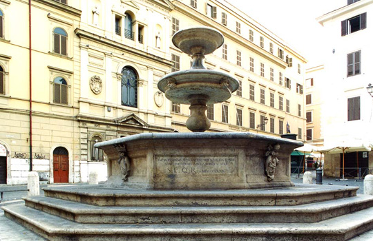 turista multato fontana catecumeni