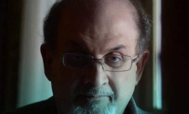 Salman Rushdie aggressione come sta