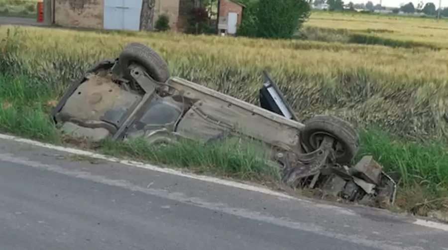 incidente-capaccio-paestum-auto-canale-18-ottobre